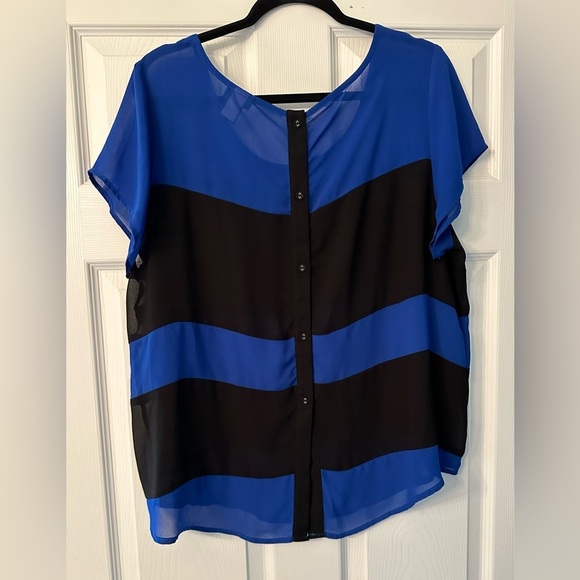 TORRID 0 0X XL Cobalt Blue Black Stripe Chiffon Top Buttons R $45 - Picture 3 of 10
